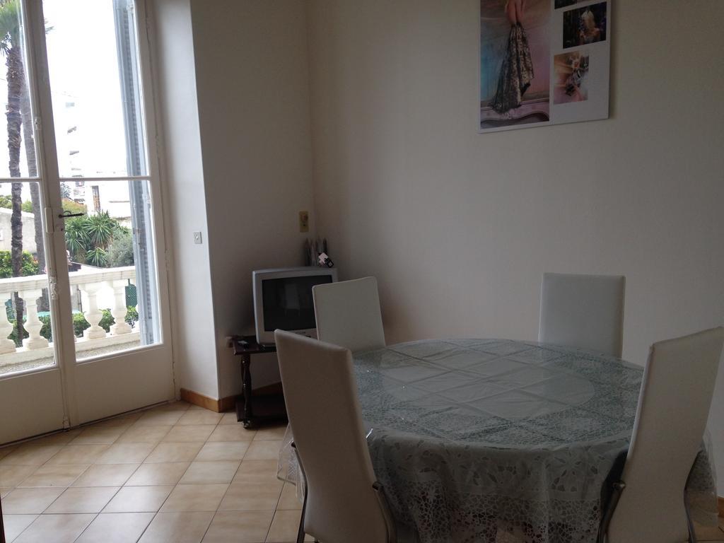 Winter Palace Cannes Room photo